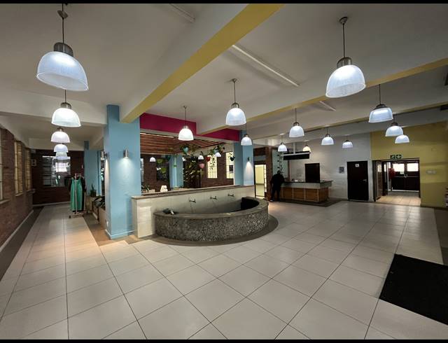 69M² BUSINESS TO LET IN WOODSTOCK